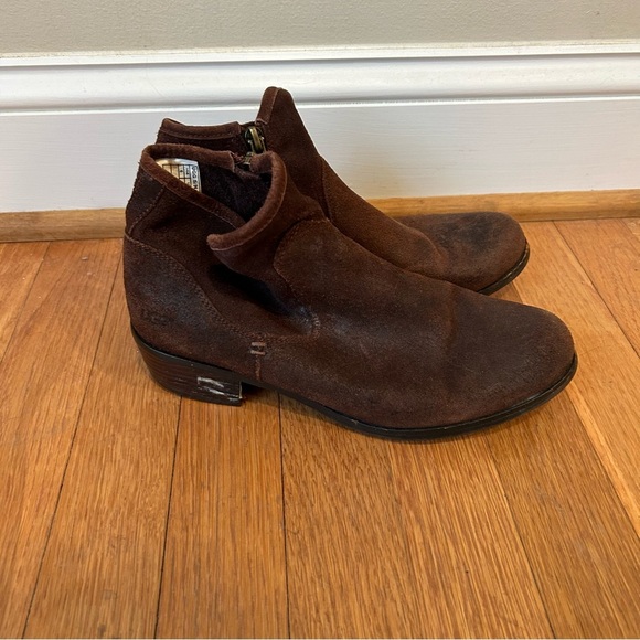 UGG Australia Zip Up Brown Suede Leather Chelsea Ankle Boots Women’s Size 6 - Picture 3 of 6